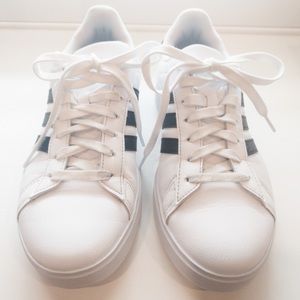 Addias White Sneakers - Size 7